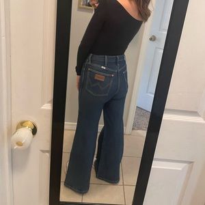Wrangler Wanderer Flare Jeans in Dark Wash